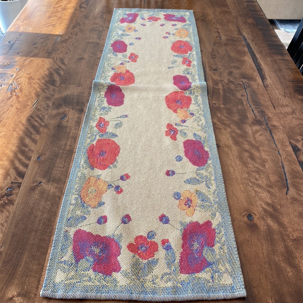 Table runner - Picture 2 of 7